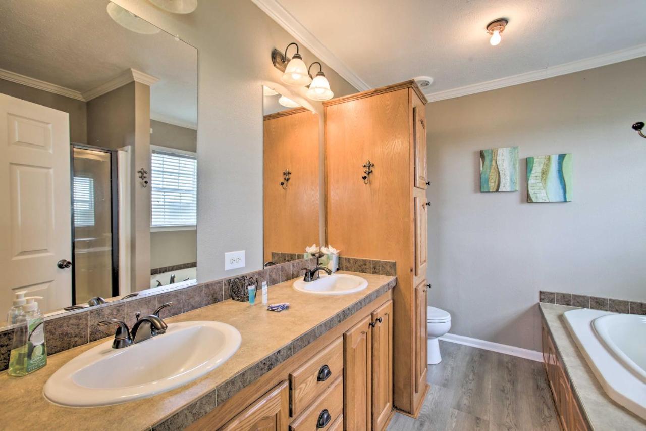 Waterfront New Orleans Home With Private Dock And Pier エクステリア 写真